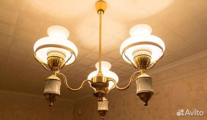 Tpexрожковaя Румынская люстра и светильник