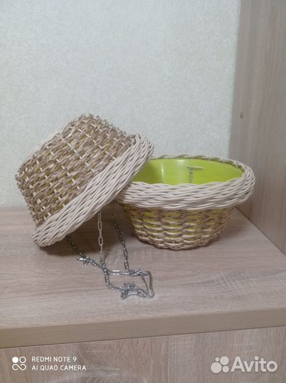 Кашпо для цветов из ротанга