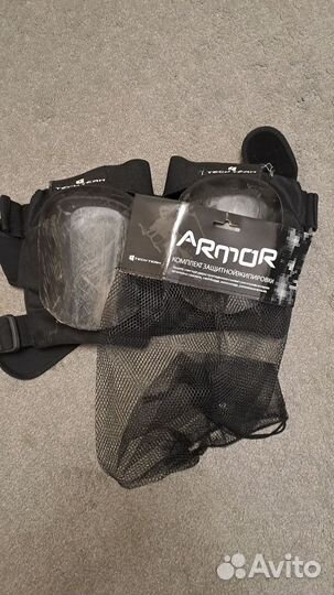 Наколенники и шлем