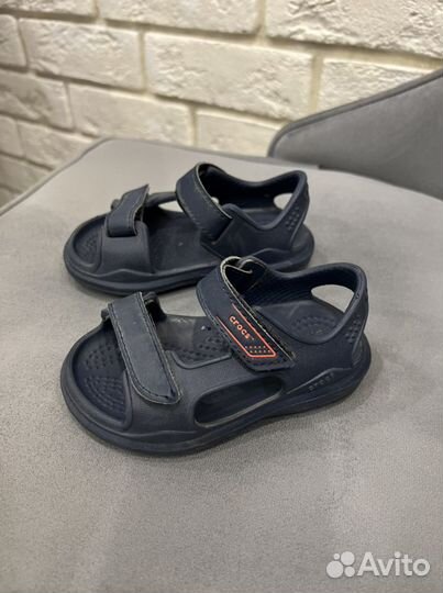 Сандали crocs