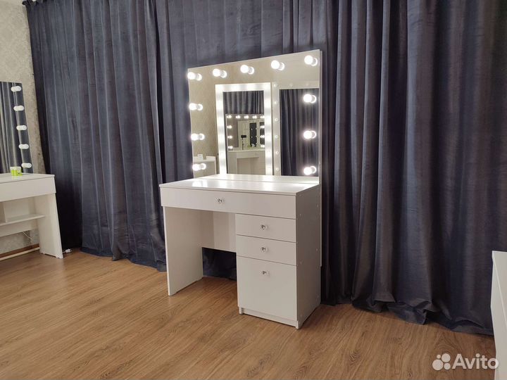 Туалетный столик