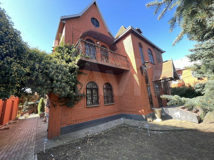 Дом 383 м² на участке 15,8 сот.