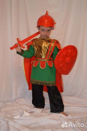 Карнавальные и народные костюмы