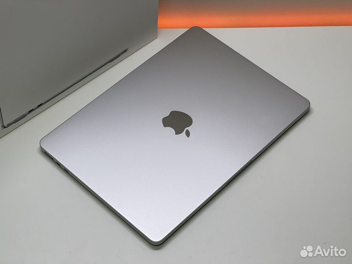 MacBook Air 13 2022 M2 256gb гарантия / чек