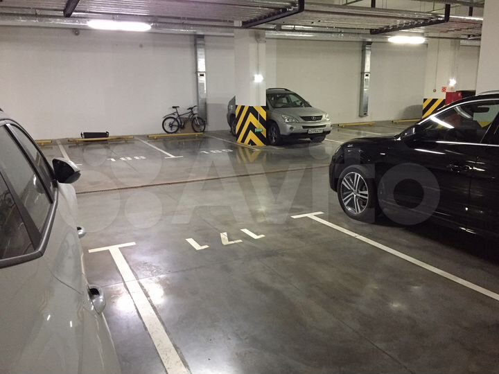 Машиноместо, 14 м²