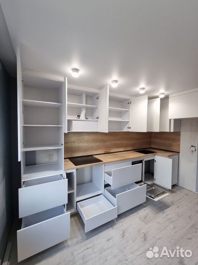 Кухонный гарнитур угловой