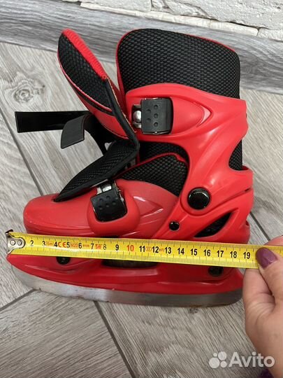Коньки фигурные детские р30