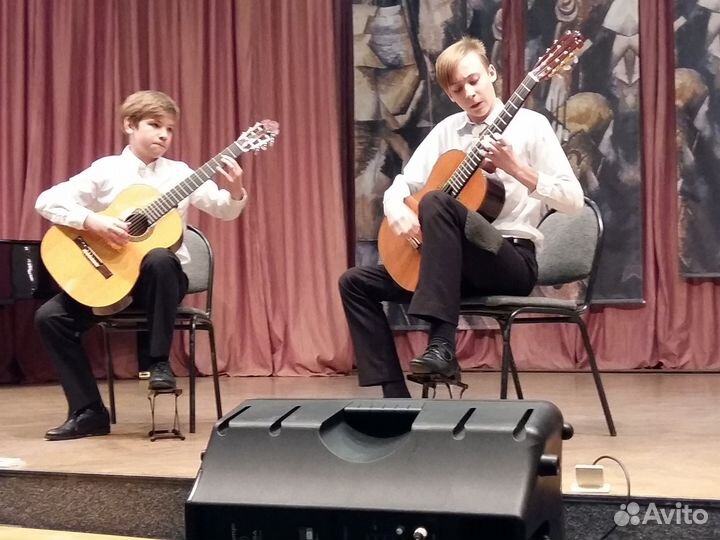 Уроки игры на классической гитаре с детьми