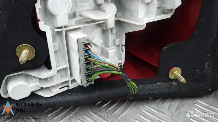 Фонарь задний левый Ford Mondeo 3 рест. 2004