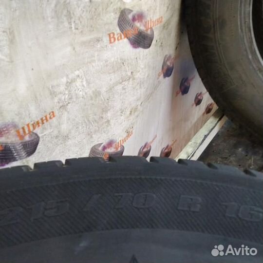 Michelin Latitude Tour HP 215/70 R16