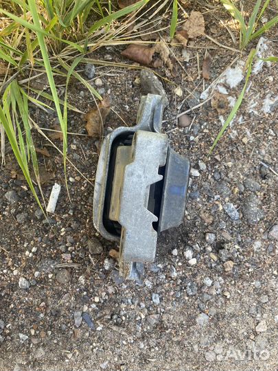 Подушка двигателя volkswagen golf 6