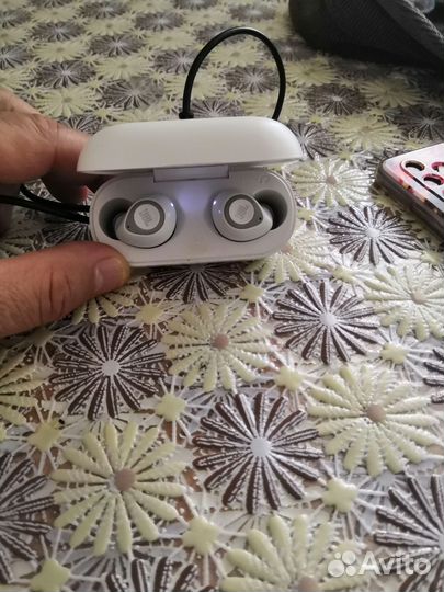 Беспроводные наушники jbl