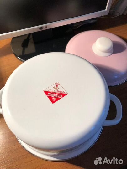 Кастрюля на 3 л новая