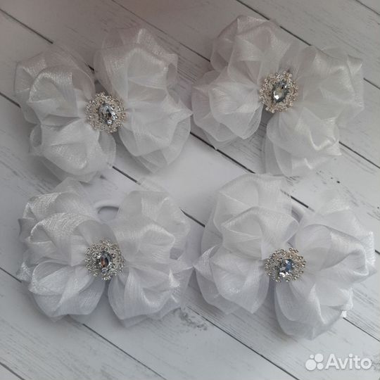 Бантики для волос белые