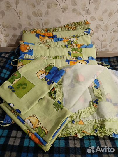 Бортики в кроватку, несколько комплектов