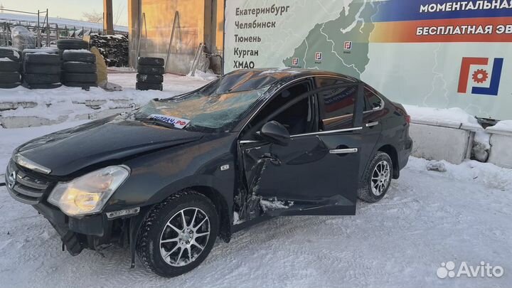 Стекло двери задней правой Nissan Almera (G15) 823