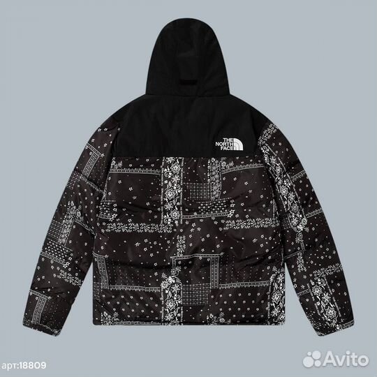 Зимняя куртка The North Face с узорами черно белая 40(XXS)