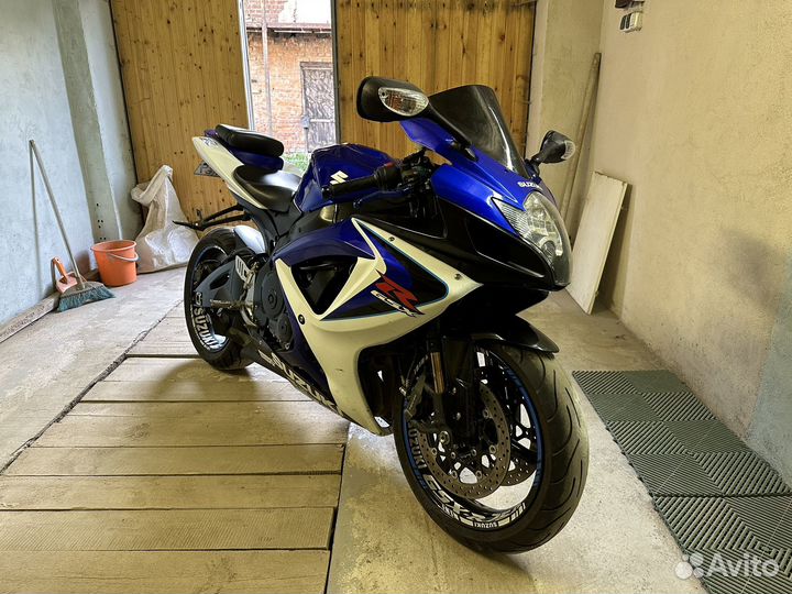 Suzuki GSX R 750