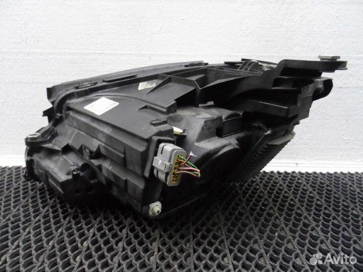 Фара левая Mercedes-Benz E-Class