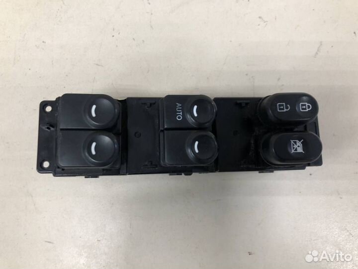 Блок управления стеклоподъемниками Hyundai Solaris