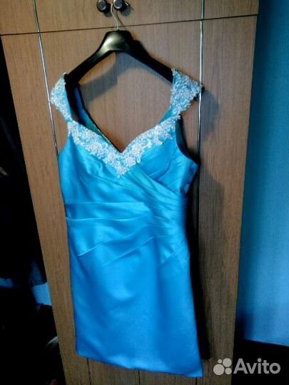 Платье вечернее