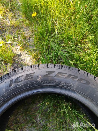 Pirelli Ice Zero FR 225/50 R17 98T