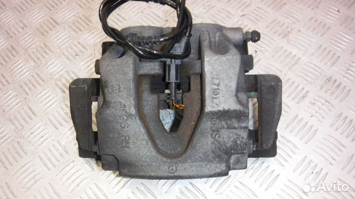 Суппорт передний правый Mercedes-Benz GLE C292