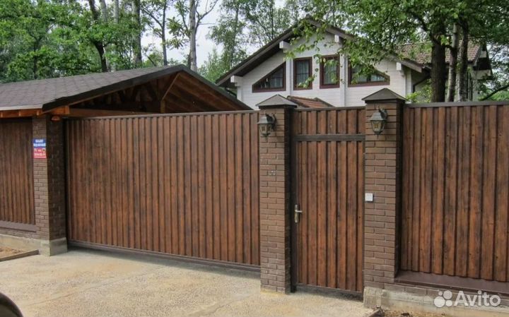 Забор из профнастила для дома качественно