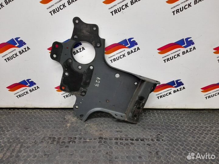 Кронштейн усилителя переднего бампера левый