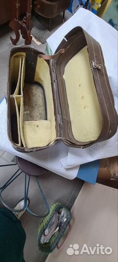 Антикварный кофр для фотокамер