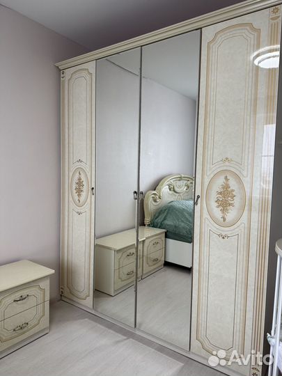 Спальный гарнитур