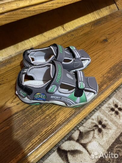 Сандали новые