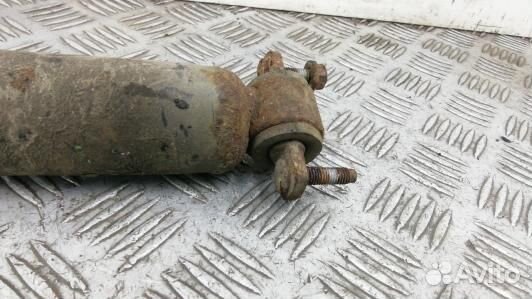 Амортизатор передний jeep grand cherokee WJ (97D30