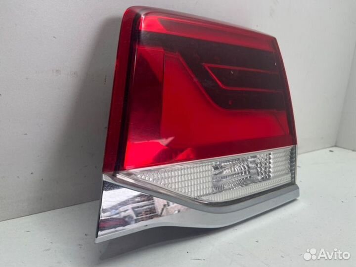 Фонарь внутренний задний правый Toyota Land