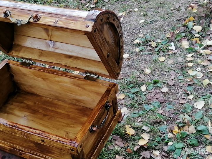 Сундук деревянный