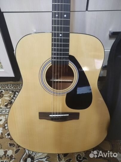 Акустическая гитара yamaha