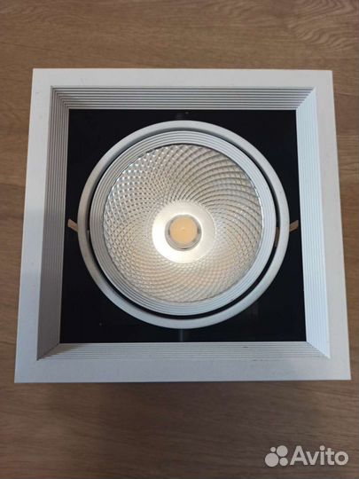 Светильник светодиодный встраиваемый карданный