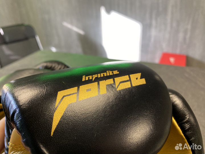 Боксерские перчатки Infinite Force Switchblade