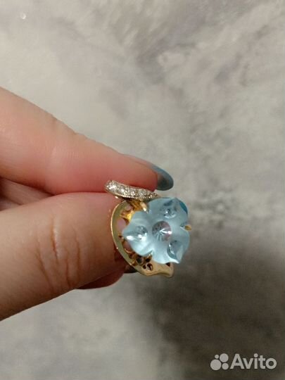 Золотое кольцо с топазом И бриллиантами