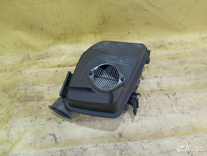 Корпус воздушного фильтра Cadillac SRX 2003-2009