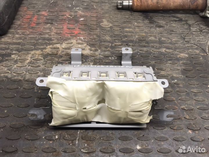 Подушка безопасности пассажира Mitsubishi Pajero 3