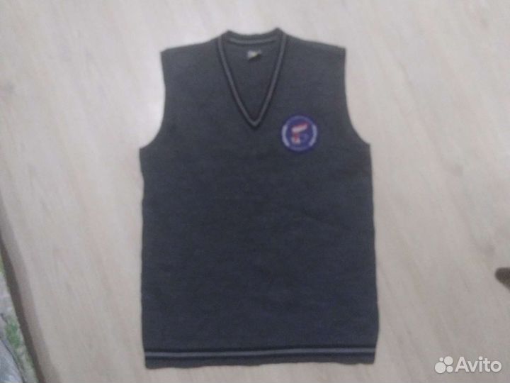 Школьный жилет для мальчика