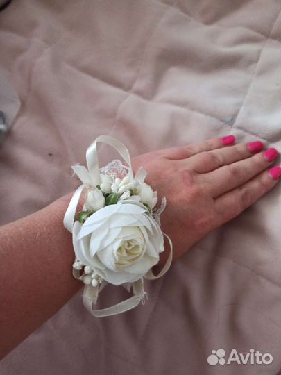 Браслеты и бутоньерки