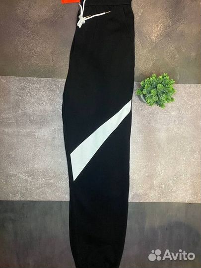 Штаны Nike Big Swoosh