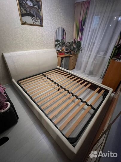 Кровать двухспальная 160 200 бу