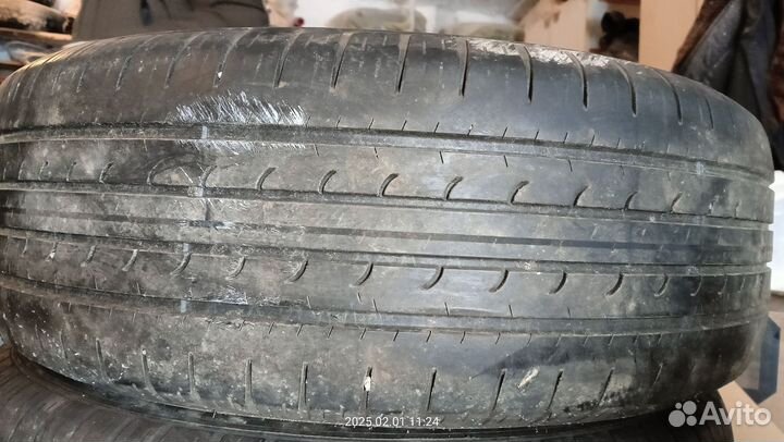 Goodyear EfficientGrip SUV 4x4 215/60 R17 98H