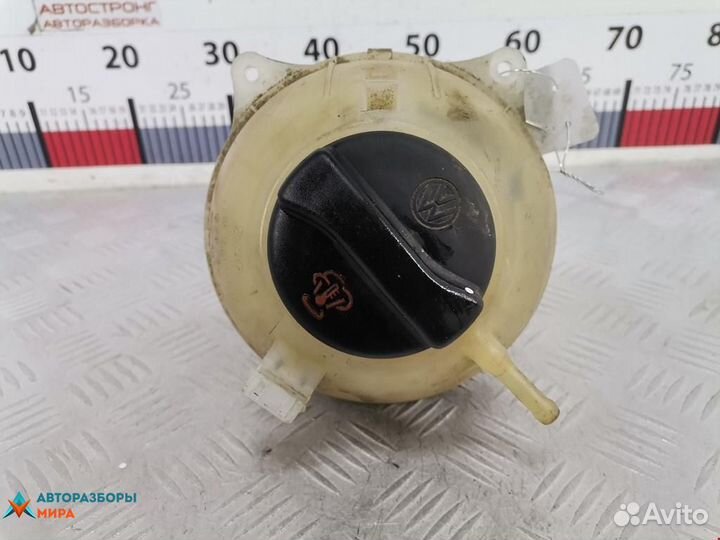 Бачок расширительный Volkswagen Passat B3 1994