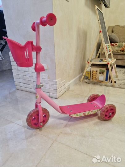 Самокат трехколесный