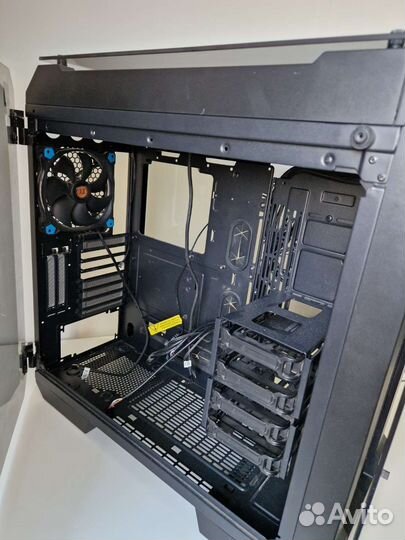 Корпус Thermaltake View 71 Tempered Glass