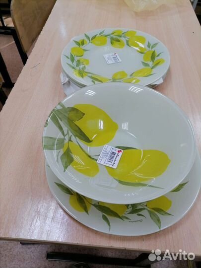 Набор посуды стекло (салатник +6 тарелок)